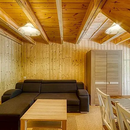 Osrodek Wypoczynkowy Nemo 山林小屋